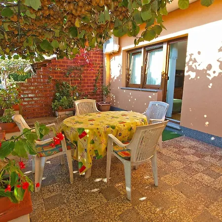 Apartment Fuer 6 Personen Ca 55 Qm In Fazana-surida, Istrien Istrische Riviera